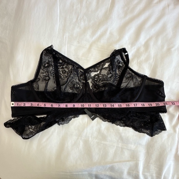 NWT Torrid Black Lace Unlined Plunge Underwire Bra Size 4 - Picture 8 of 9